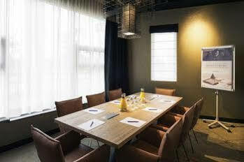 Mercure Sloterdijk Station Hotel 4*